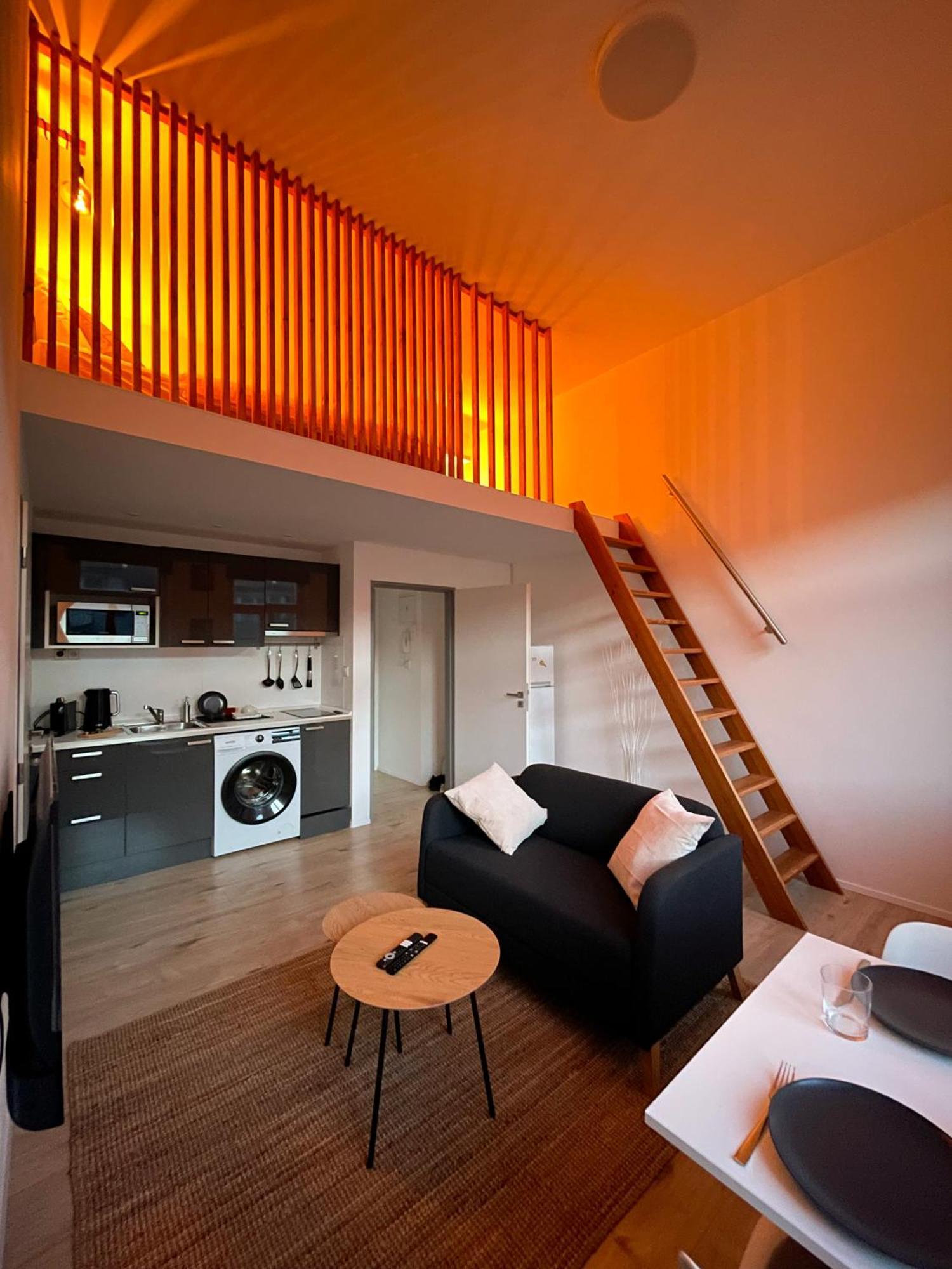 Loft Maniny By Urban Apartments Praga Zewnętrze zdjęcie