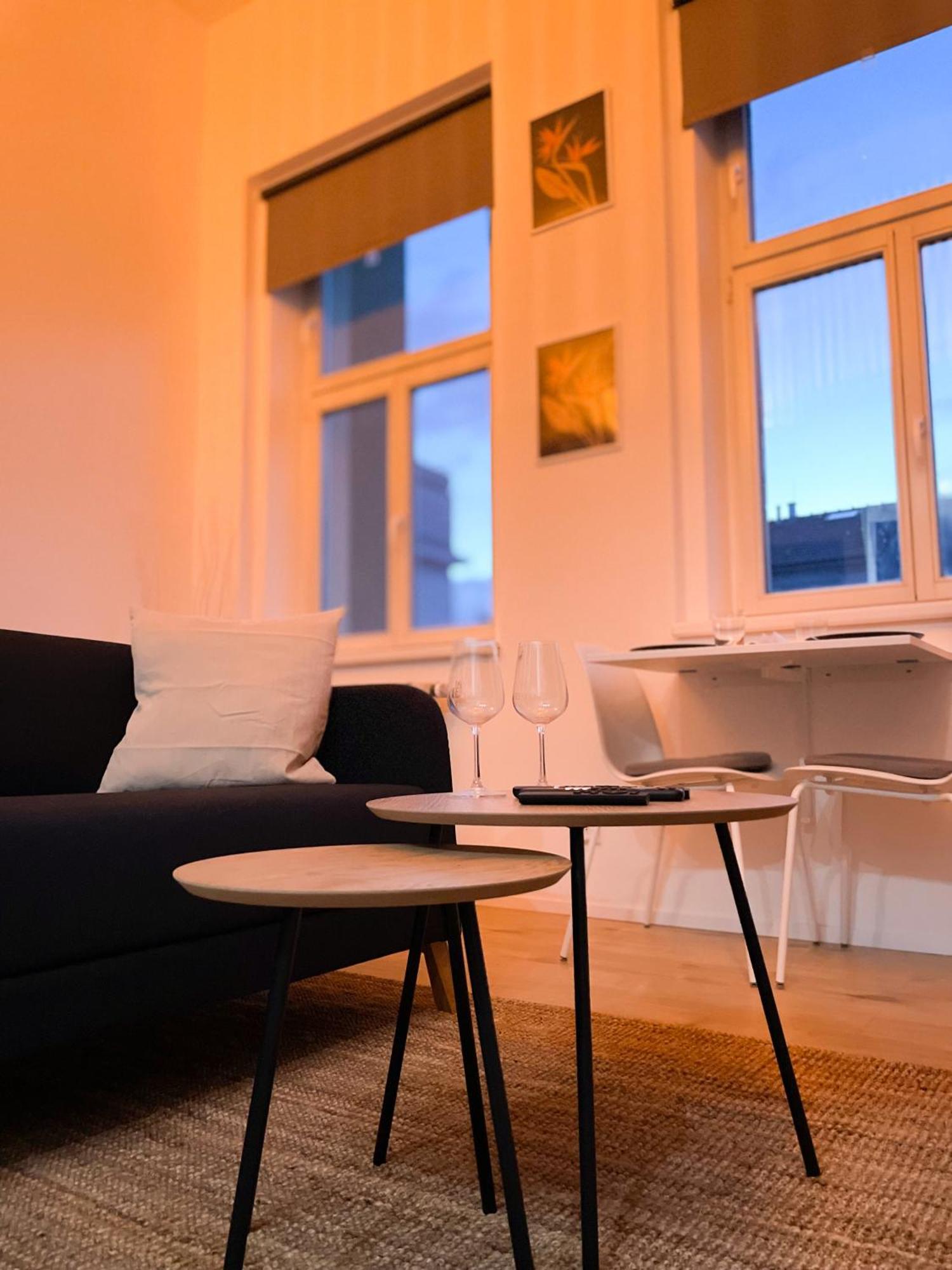 Loft Maniny By Urban Apartments Praga Zewnętrze zdjęcie